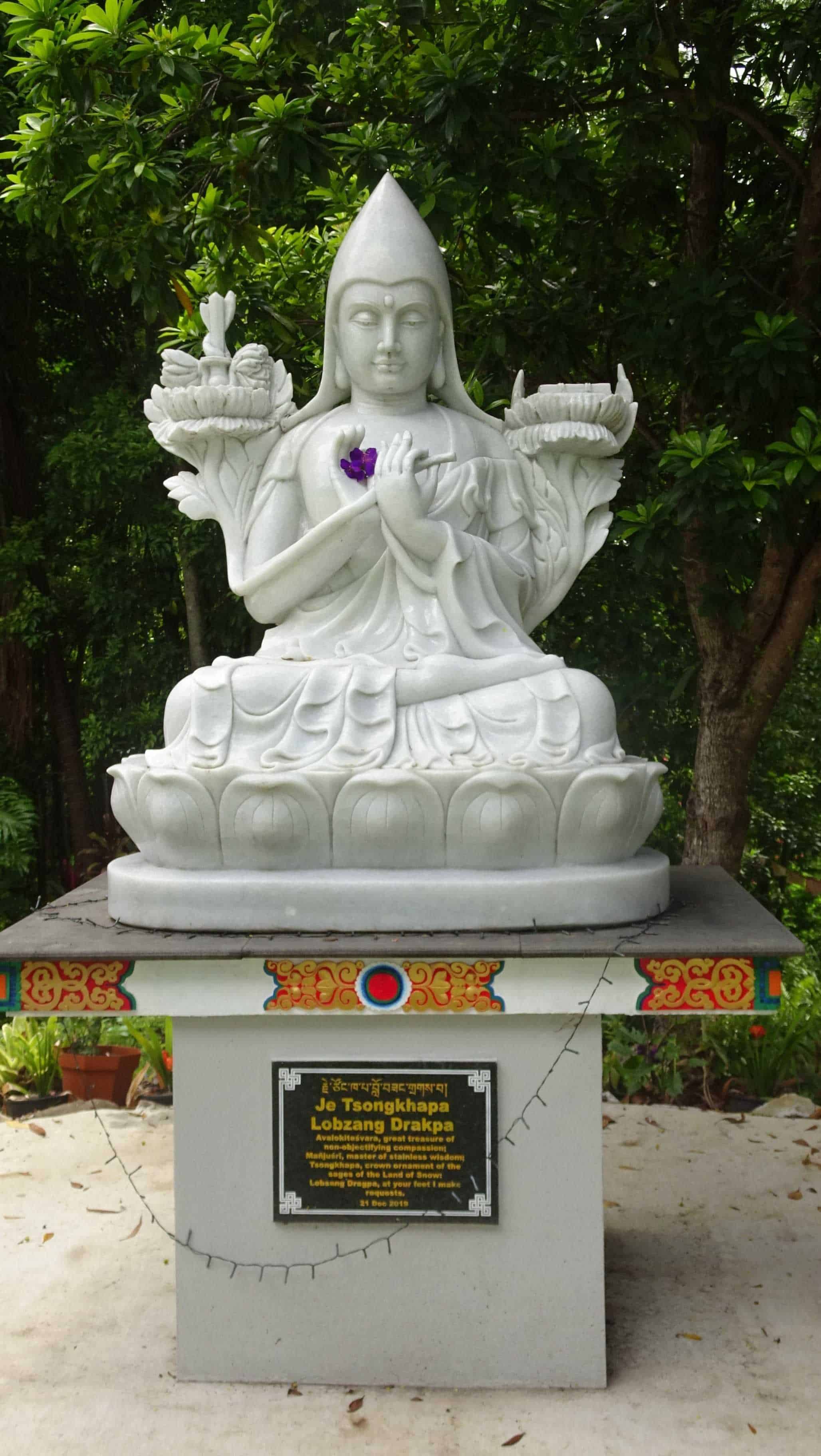 Marble statue of Je Tsongkhapa Lobzang Drakpa