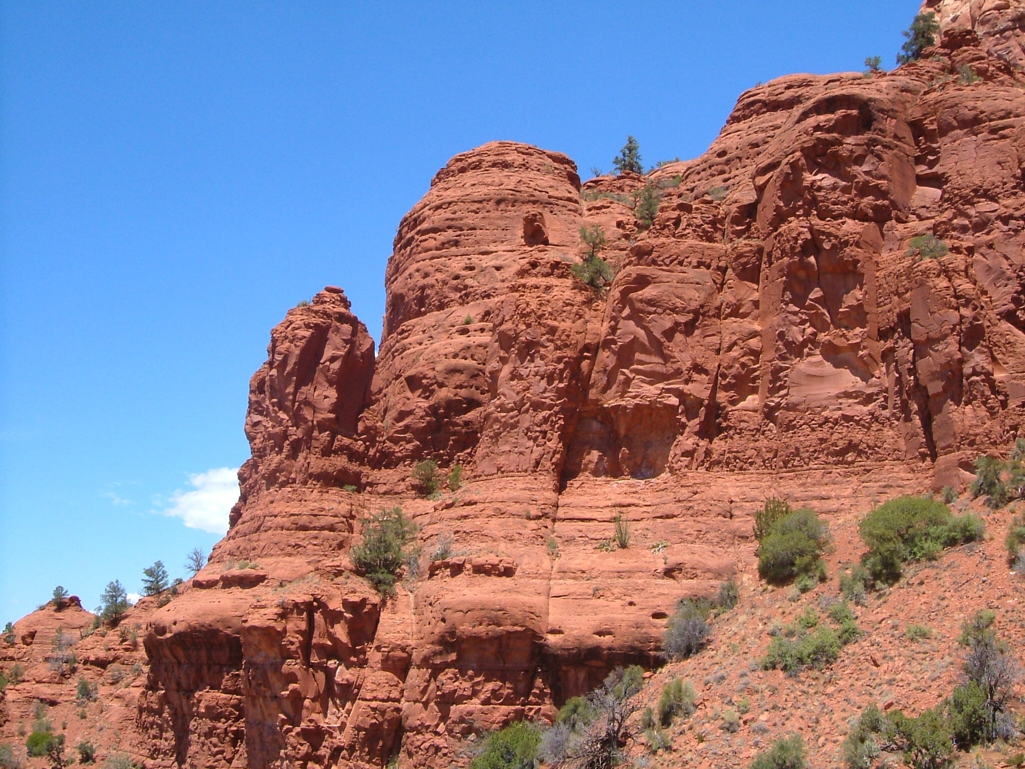 Sandcastle-looking red rock formations in Sedona, Arizona, USA