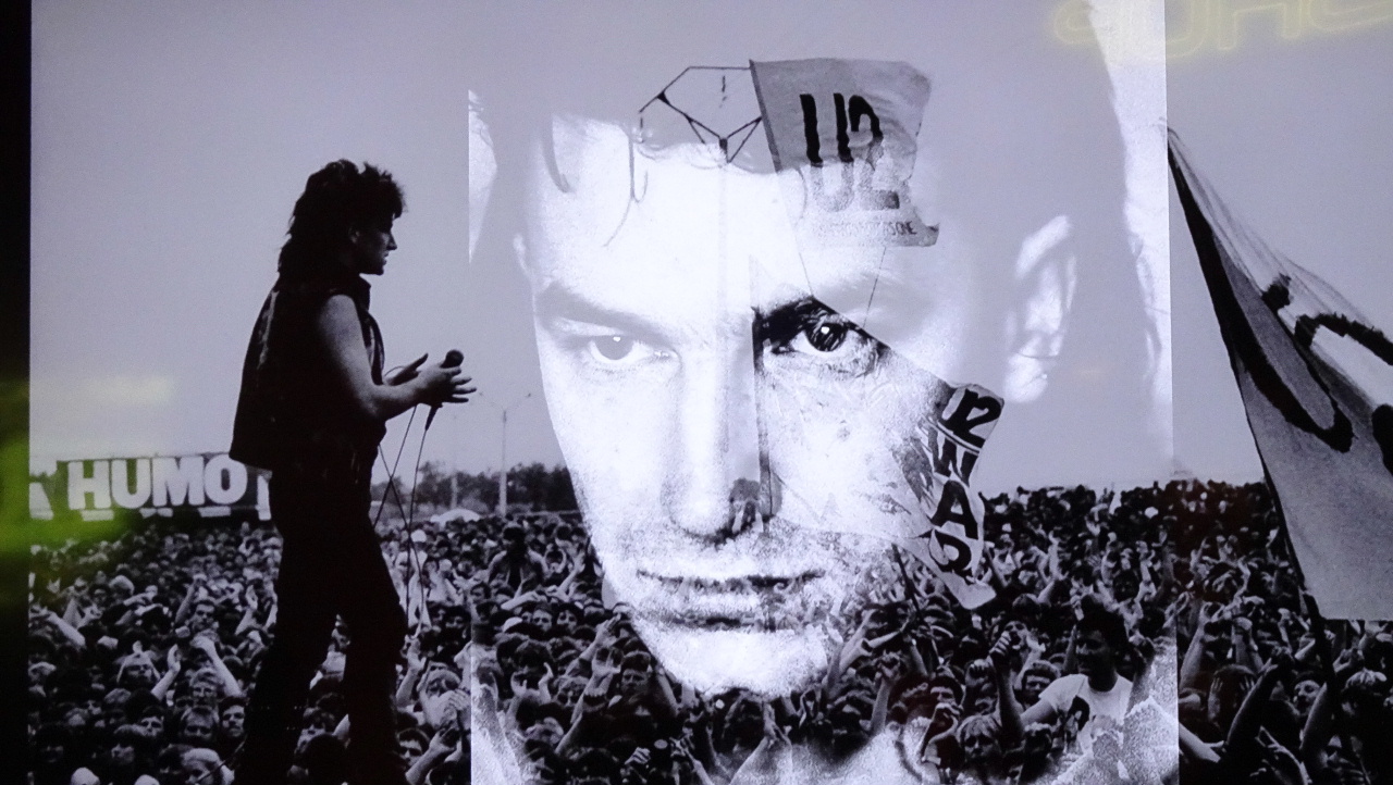 Morphing black and white images of Bono by Anton Corbijn